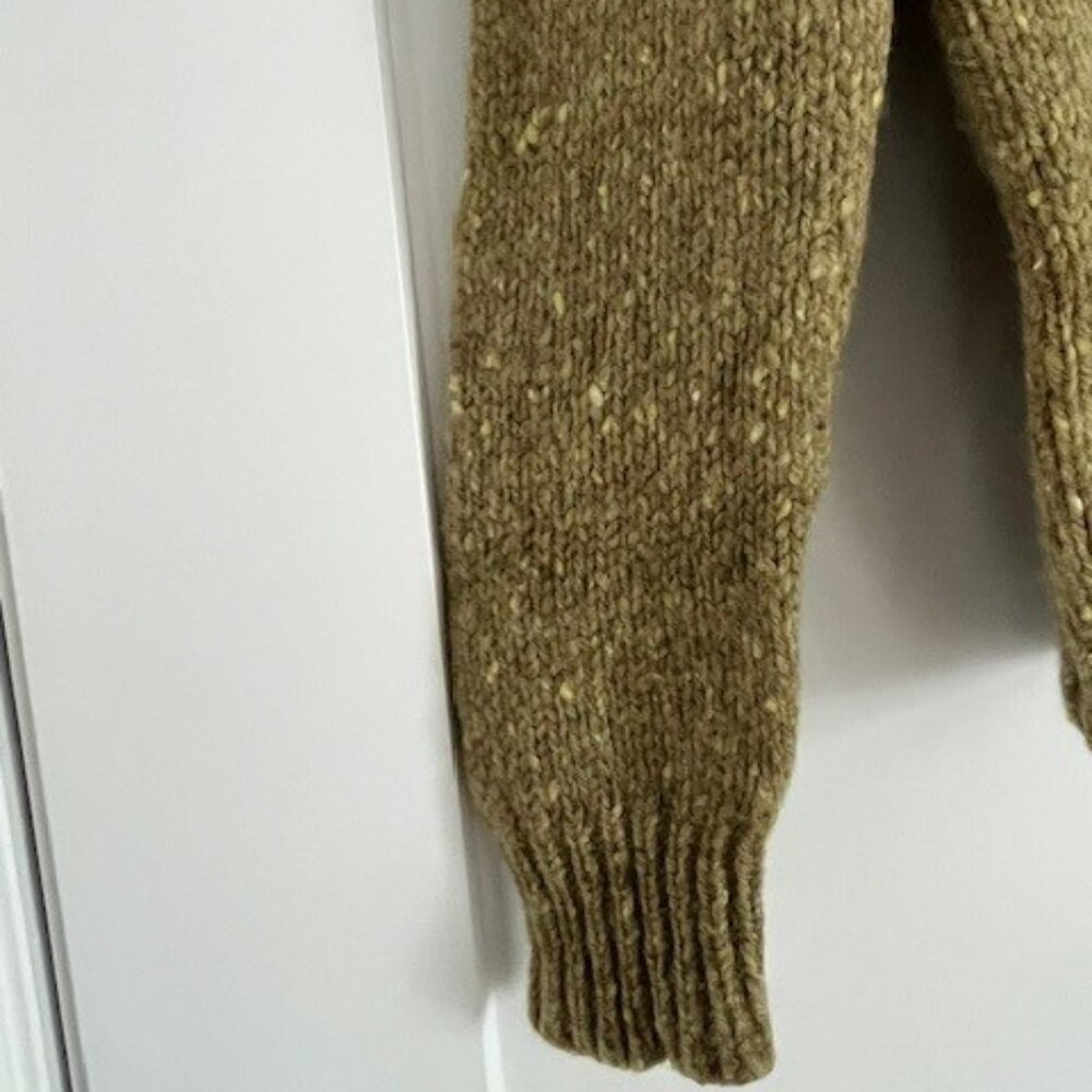 Perfect Condition!  Ann Taylor 100% wool V-neck sweater, XS - Picture 4 of 7